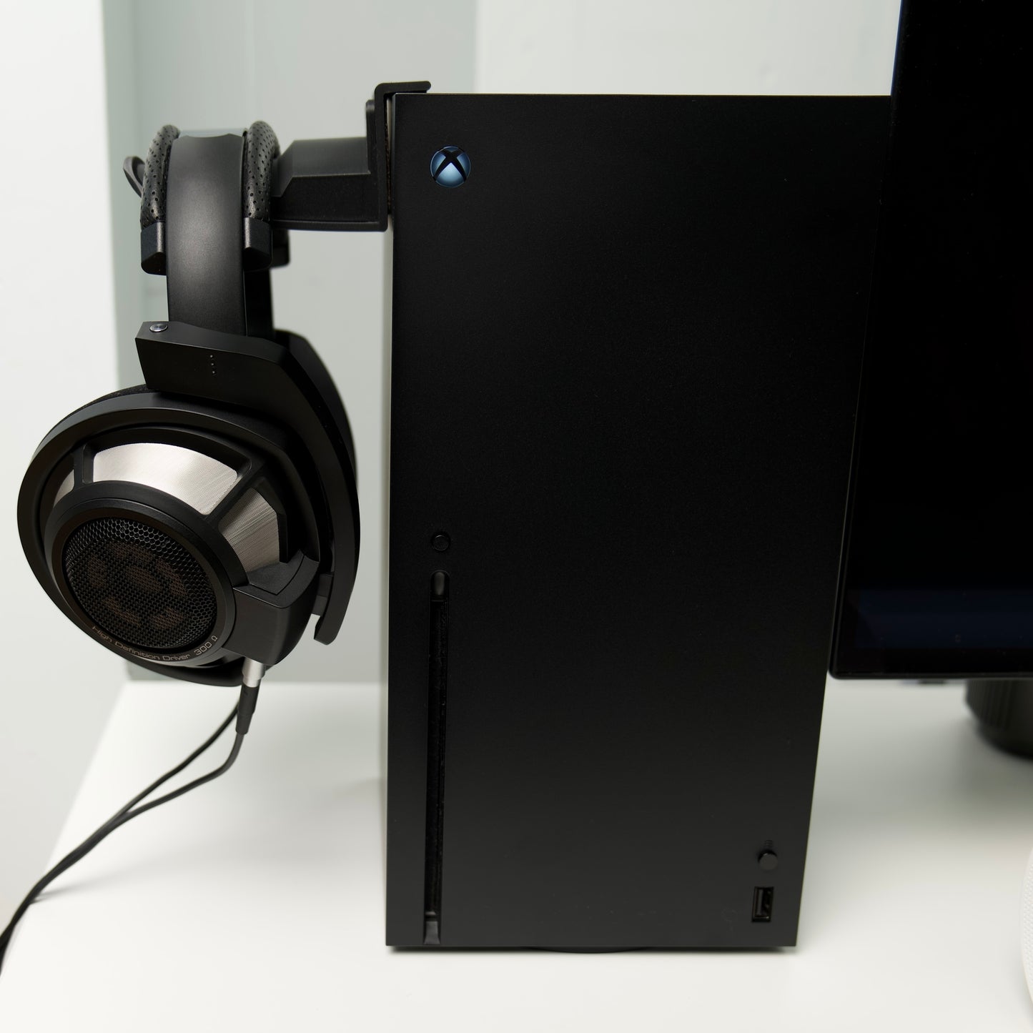 Xbox Series X Headphone Hanger – Durable Headset Holder for Gaming – Space-Saving Mount for Xbox Series X – Gaming Accessory