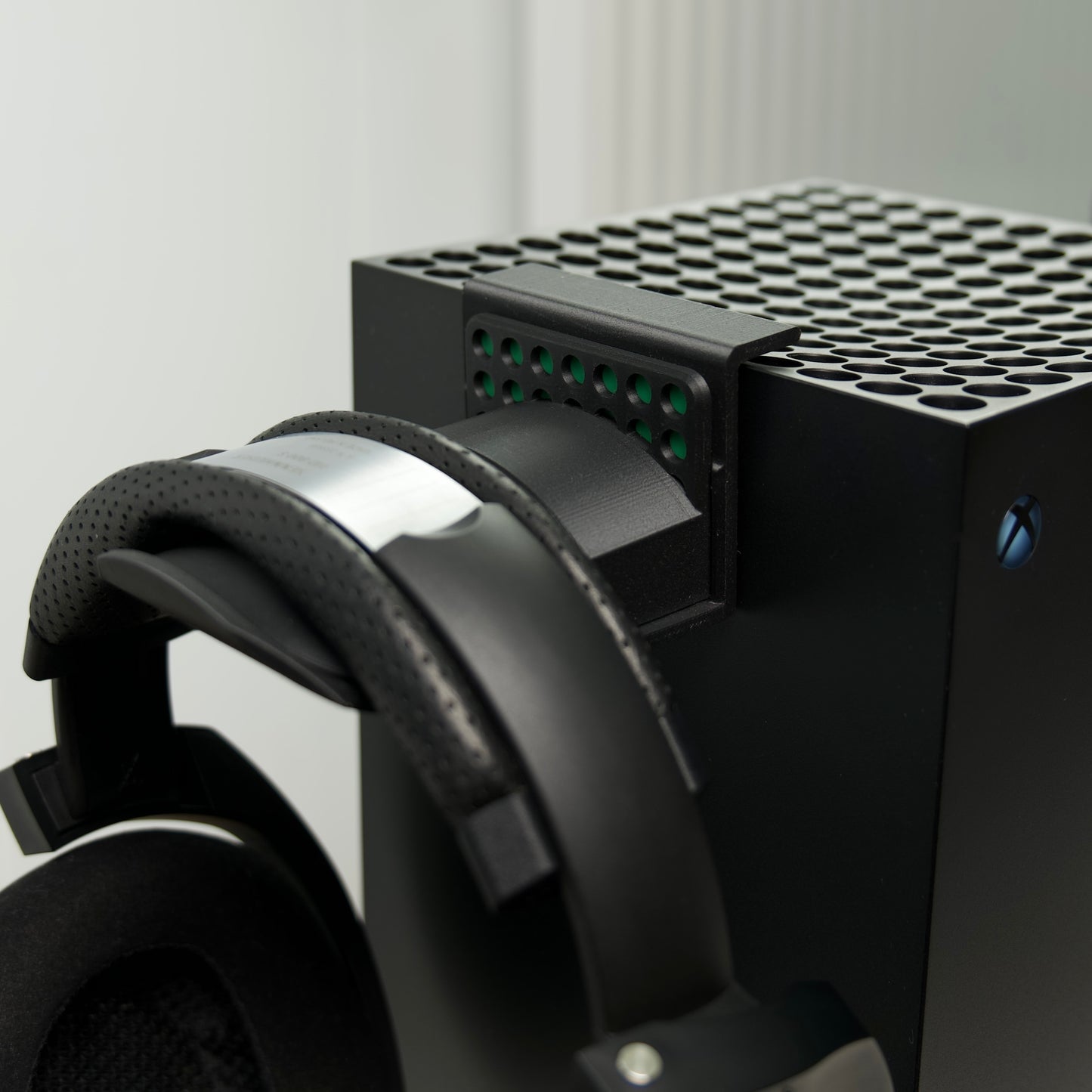 Xbox Series X Headphone Hanger – Durable Headset Holder for Gaming – Space-Saving Mount for Xbox Series X – Gaming Accessory