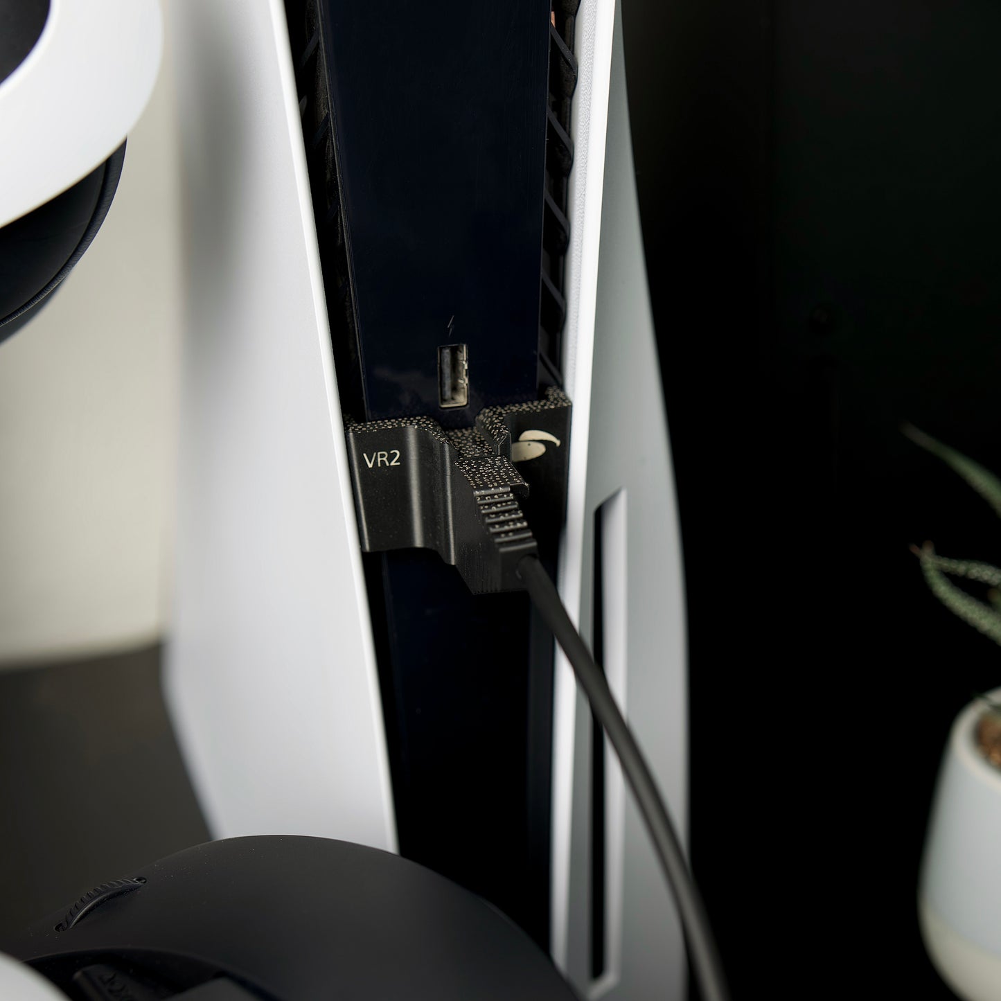 PSVR2 USB-C Port Protector and VR Cable Guide – Flexible Rubber Protector for PS5 PSVR2 – Anti-Dust & Strain Relief for Gaming Setup