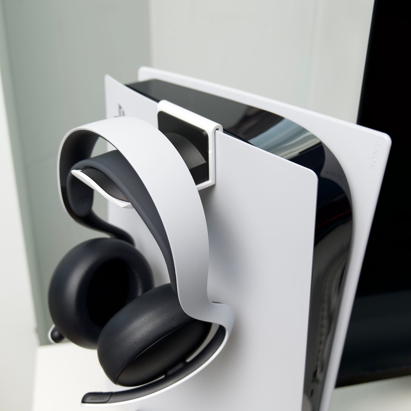 PlayStation 5 Headphone Hanger – Durable Headset Holder for PS5 – Space-Saving Mount for Gaming Headsets – PS5 Accessory